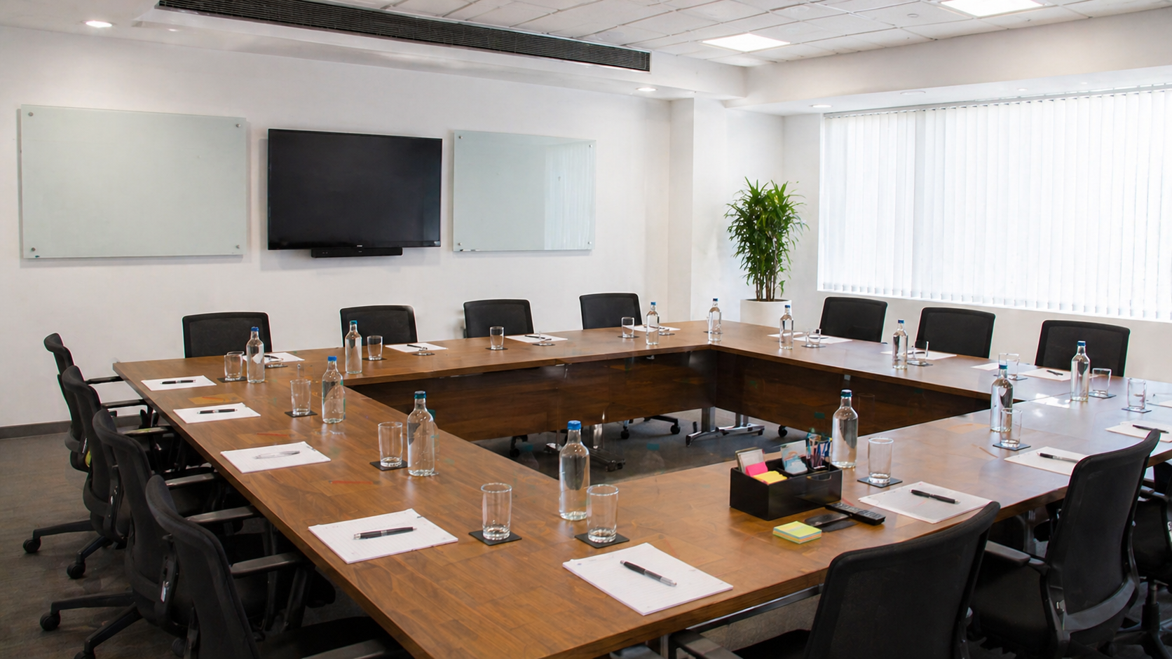 Moderner Lehrsaal im WOBIDO Trainingszentrum Sulzbach